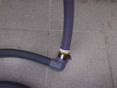 美的MG系列洗衣機從大陸帶回香港，安裝師傅巧解排水難題 🏠