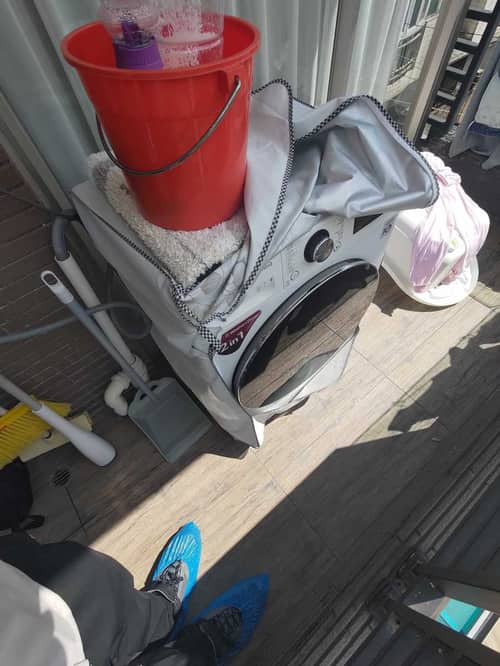 村屋露台日曬雨淋下，這部LG FC系列洗衣機dE2故障碼維修實錄 🌦️