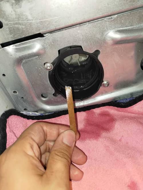這部西門子WK系列洗衣機中途異響真相：雪條棍碎片卡住排水泵的意外發現 🍭