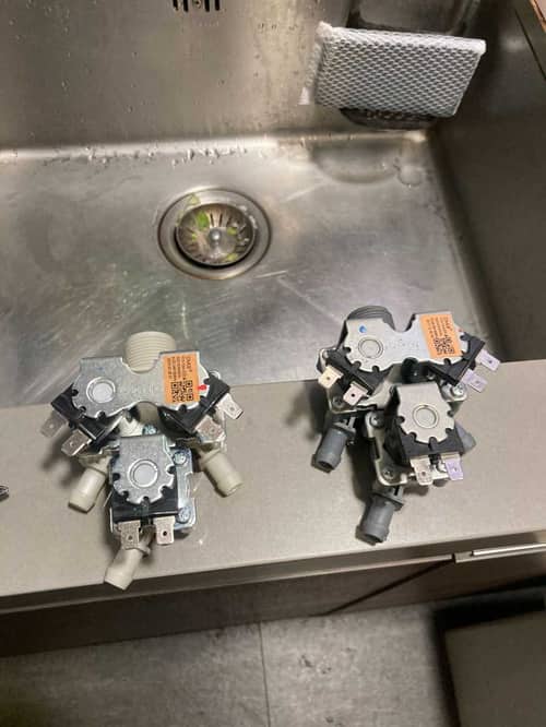 這部LG WF系列洗衣機明明沒開機卻自己注滿水？師傅用水龍頭比喻解開婆婆困惑 💧