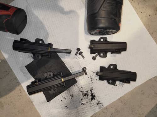 五年洗衣機碳刷見底：這部西門子WD系列E12故障碼維修全紀錄 📝