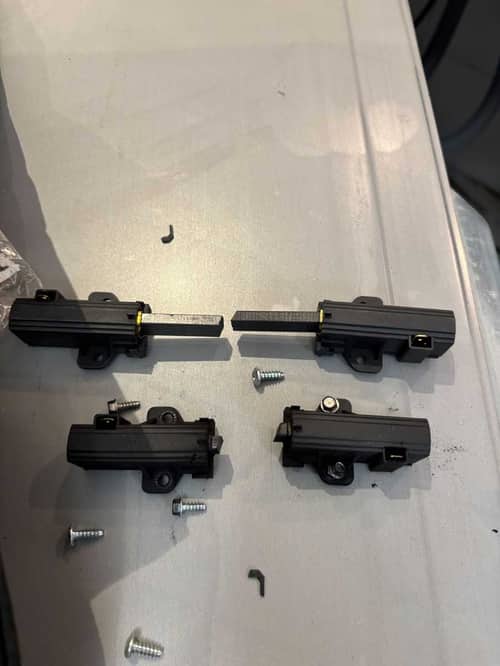 這部西門子WK系列洗衣機E12故障碼背後，師傅意外發現排水喉早已被震穿 😲