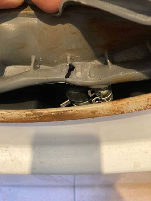 洗衣機正前方漏水怎麼查？這部LG FC系列門膠邊穿洞實例教你判斷 💧