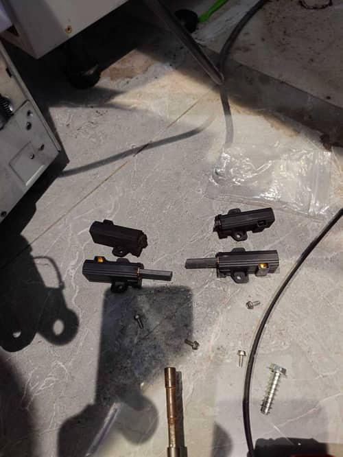 修好E11再現E13：這部西門子WK系列洗衣機兩個故障碼的逐步排查實錄 📋