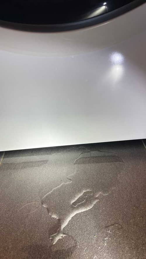 清潔門膠邊後這部Hitachi BDW系列洗衣機竟開始漏水？師傅揭開鬆脫真相 🔍