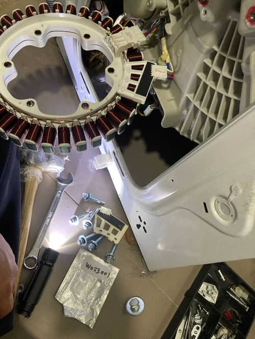 這部LG WFCN系列洗衣機LE故障碼嚇壞主人 師傅診斷後發現只是轉速傳感器問題 😮