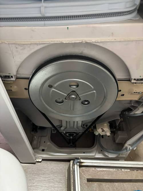 長期塞爆滾筒的後果：這部Brandt BT系列洗衣機飛輪鬆脫維修實錄 📦