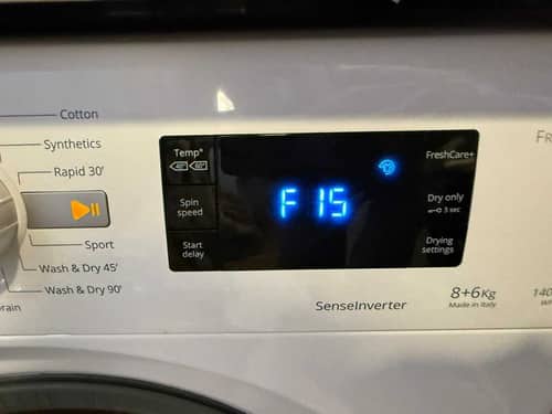 這部Whirlpool WFCR系列洗衣機F15故障碼背後：體貼業主與租客的一天 🌈