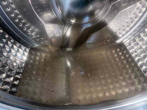 入伙前必做！洪先生為這部Samsung前置式洗衣機進行深層清洗 🔬