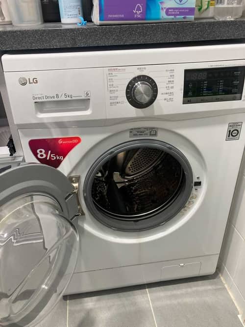 師傅更換入水喉與排水泵，這部LG WFCT系列洗衣機排水恢復、烘乾不再潮濕 🔎
