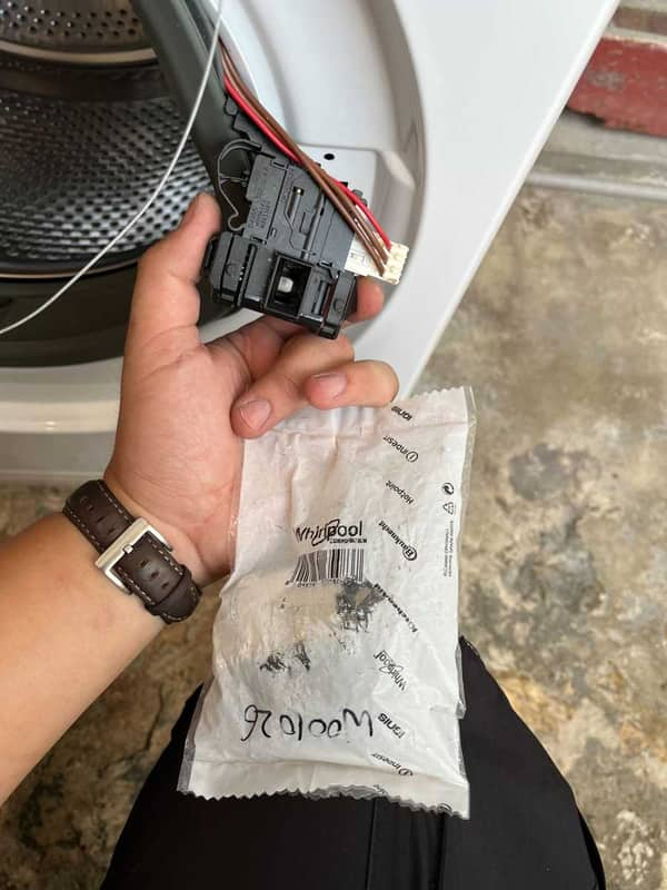 出現故障碼F06，門鎖問題🔧Whirlpool惠而浦前置式洗衣機 CFCR80221