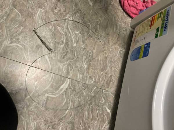 這部惠而浦 WWEB系列洗衣機鋼圈鬆脫漏水的真相？一條長褲的教訓👀