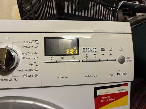 偏遠村屋不想換新機？這部西門子WM系列洗衣機F21故障碼碳刷更換過程 🌿