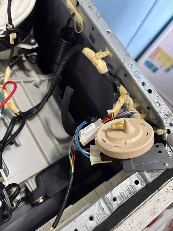 用戶經驗：超重洗窗簾導致這部LG WFCN系列洗衣機1E故障 💡