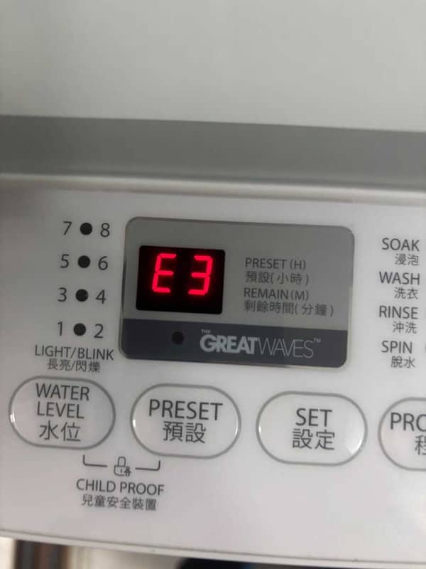 3小時化解E3故障！這部東芝牌AWJ系列洗衣機門掣線路修復實錄 ⏱️