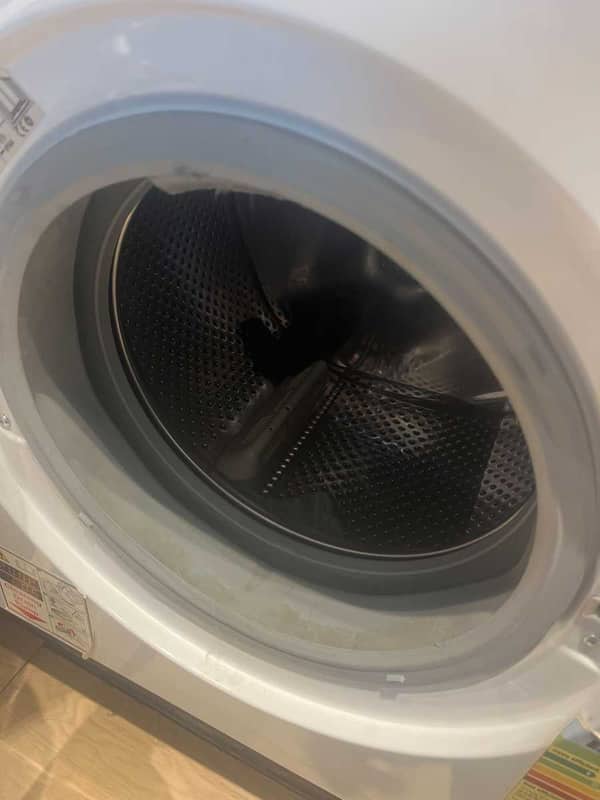 兩大阻塞隱患：濕紙巾與貓毛如何引發這部西門子WK系列洗衣機E06故障 🔎