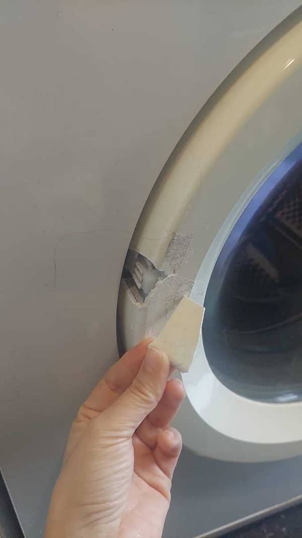 這部西門子WD系列洗衣機為何無法啟動？師傅到府一拆揭露門框破裂與門鎖掣銹蝕問題 🔍