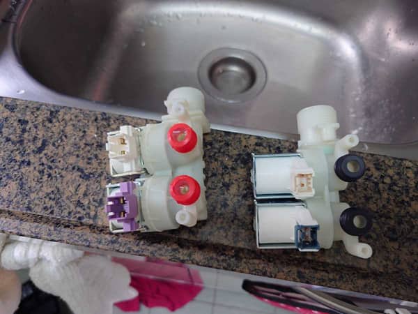 從丟棄到維修：師傅現場剖析這部惠而浦CFCR系列洗衣機H2O故障碼💡