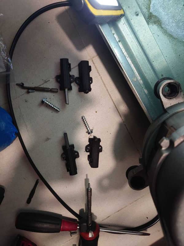 洗衣機無故停轉：這部西門子WD系列洗衣機如何在狹小廚房中完成碳刷更換🍃