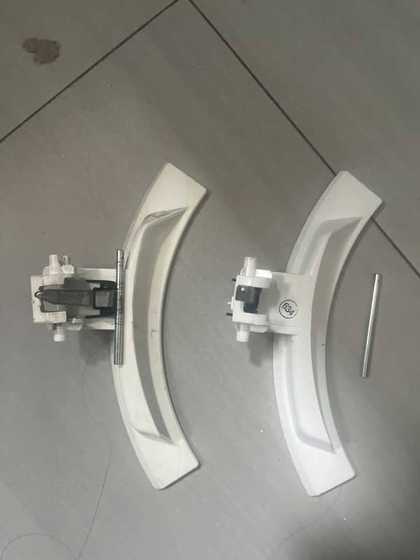 門鎖死、衣物取不出？這部Electrolux EWP系列洗衣機背後原因解析 🗝️