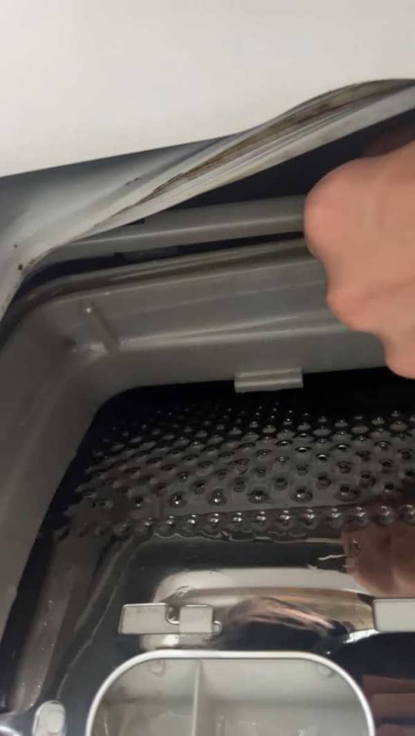 機底滲水🧦Whirlpool惠而浦上置式洗衣機 TDLR70123