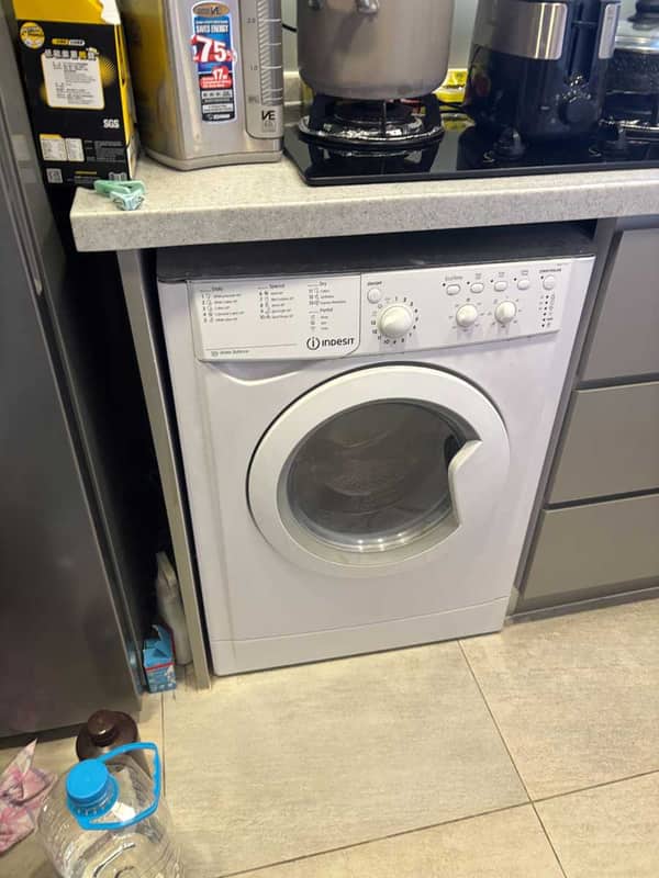 30分鐘更換避震器，這部Indesit IWDC系列洗衣機恢復平穩運轉🎯