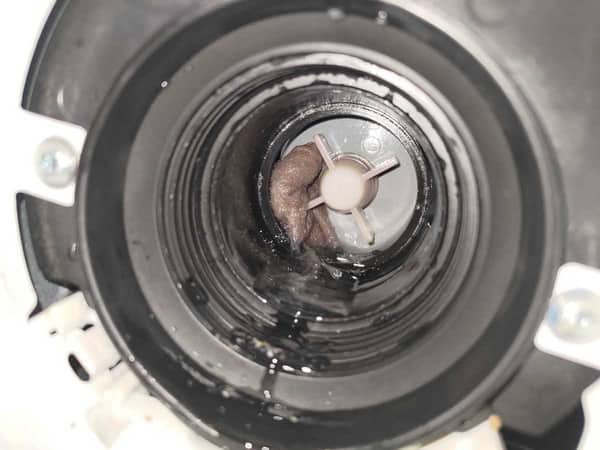 這部Whirlpool AWE系列洗衣機Clean Pump燈號閃爍，吸色紙卡住排水泵？🧐