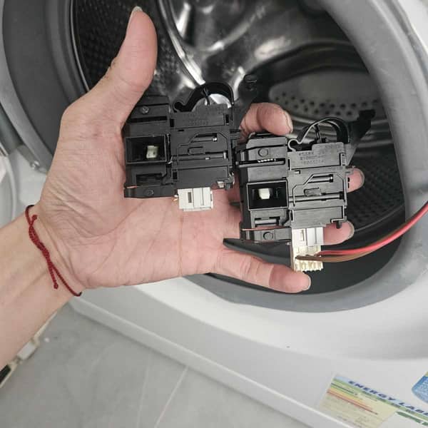 洗衣完卻打不開門！這部Indesit EWD系列洗衣機門鎖掣現場處理步驟 🗝️