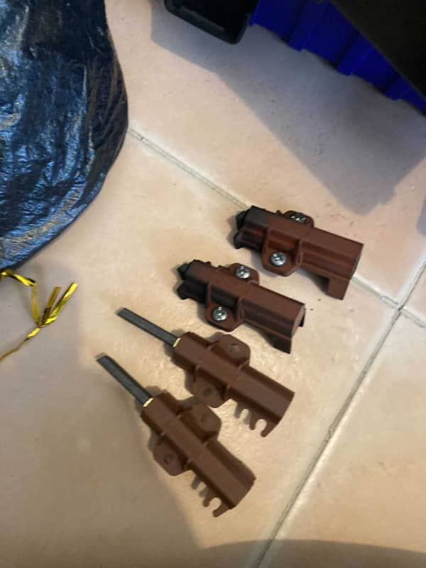 洗衣中E60故障停擺，這部Brandt BWF系列洗衣機碳刷為何全耗盡？🤔