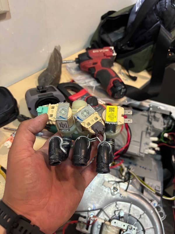 乾衣程式啟動即跳E10，這部Zanussi ZKN系列洗衣機入水線圈失效真相揭曉🍂