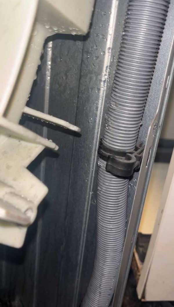 E01故障碼響起，師傅現場拆解這部GAGGENAU WD系列洗衣機後竟有意外發現 💥