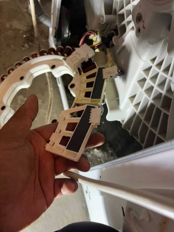 洗衣日被迫中止！這部LG WFCN系列洗衣機LE故障碼轉速傳感器更換實錄 🌀