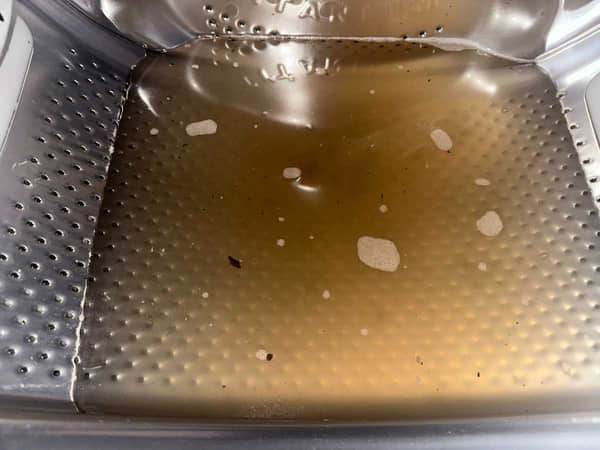 清洗專員破解霉味，黃小姐這部Whirlpool前置式洗衣機重現潔淨🔬
