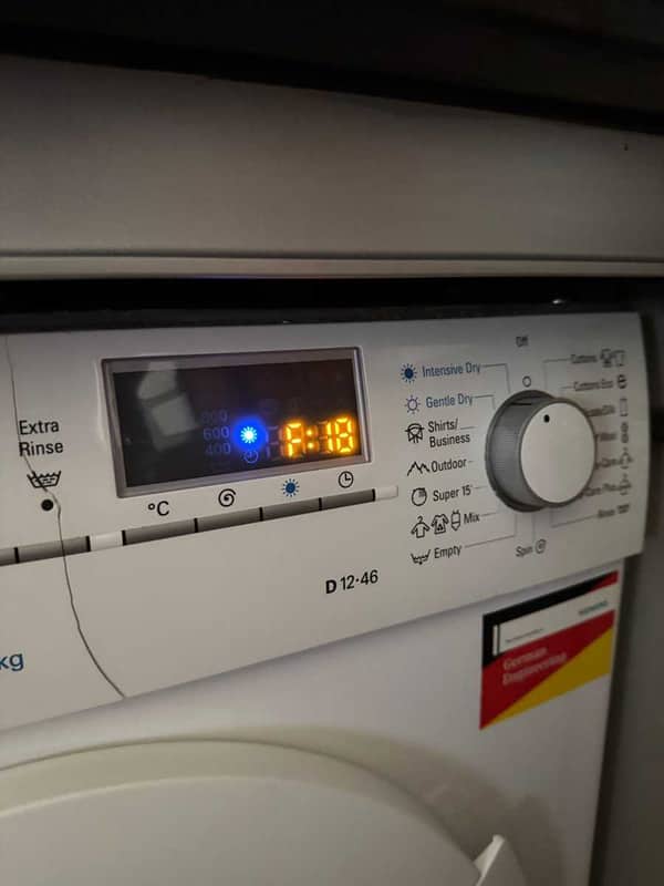 洗衣日F18突襲！這部 Siemens WD系列洗衣機排水泵卡死怎麼破？🤔