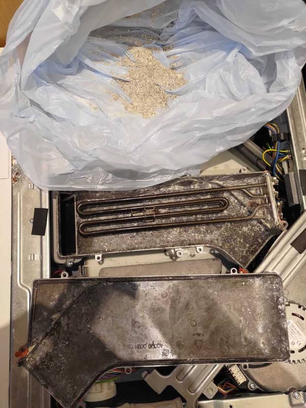 新居租客困惑：這部西門子WK系列洗衣機烘乾失靈，竟冒出白色粉末 🧼