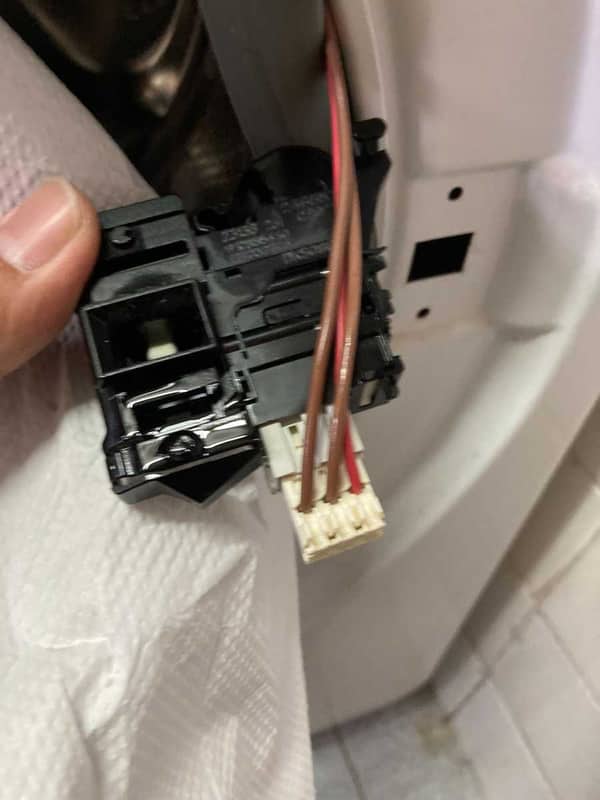 這部Whirlpool WFCR系列洗衣機F06故障：潤滑劑誤用的意外發現 🧩
