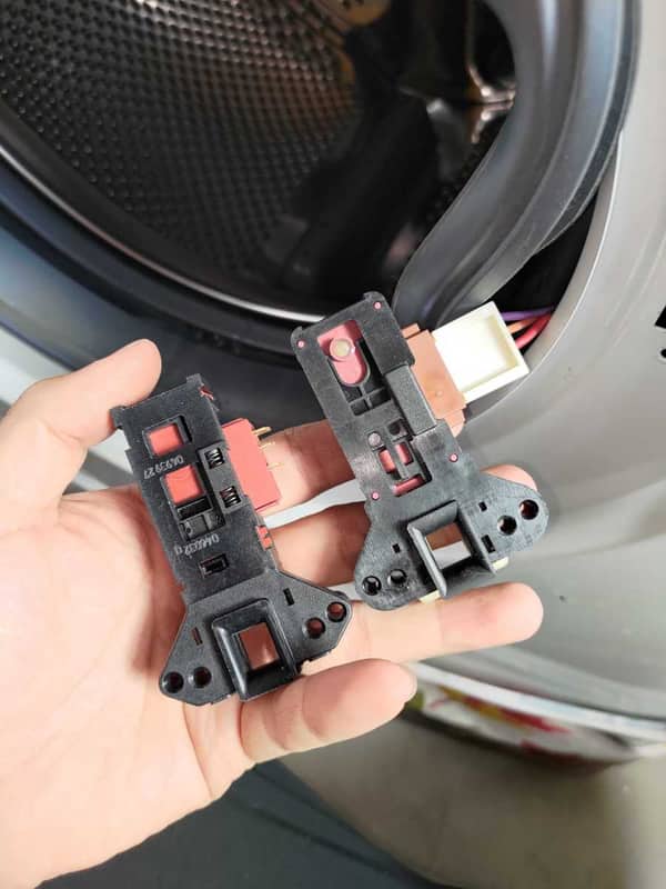 這部Fortress FFW系列洗衣機燈亮卻不入水、門鎖鎖不上？關鍵在門鎖掣🛟