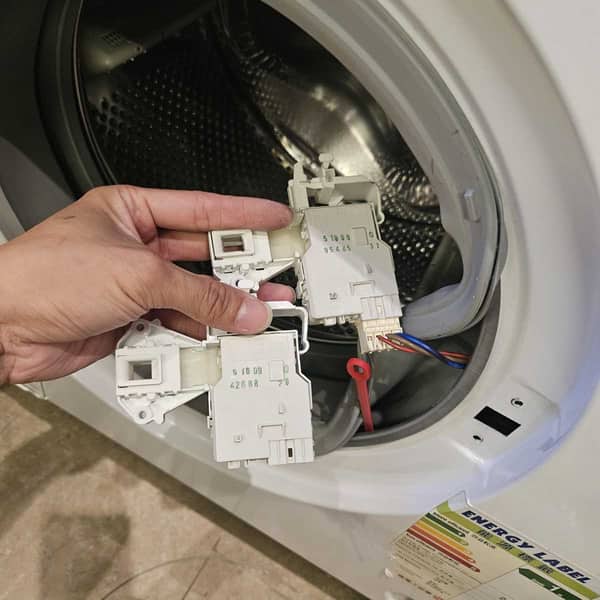 不只是門鎖故障：這部西門子WK系列洗衣機E13揭示烘乾發熱線漏電⚡