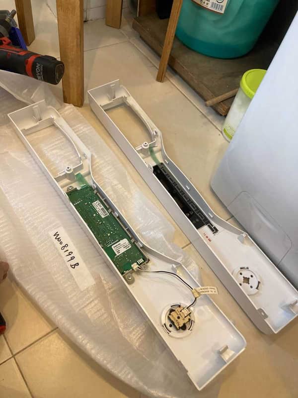 客人以為用力過大？探究這部Candy CSUWM814TWHCUK前置式洗衣機按鈕失靈背後原因 🤔