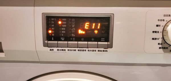E11故障讓這部惠而浦AWF系列洗衣機突然停轉？一探碳刷耗損關鍵🔍