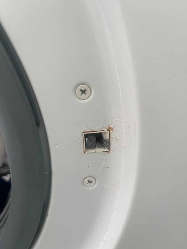 新手丈夫首度操作這部Zanussi ZWSH系列洗衣機，急拉門釀門勾斷裂成意外學習時刻📚