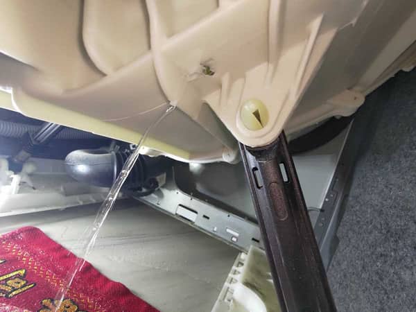 口袋裡的硬幣竟讓這部LG WF系列洗衣機爆外缸報廢？楊小姐的慘痛教訓 🪙