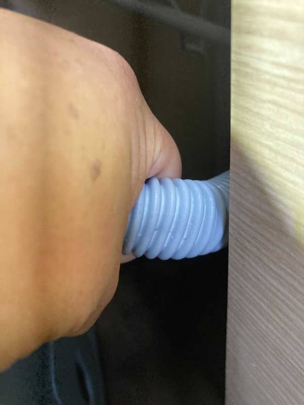 這部日立BDW系列洗衣機排水時才滲水？師傅揭秘排水喉沙眼孔修補技巧 🔍