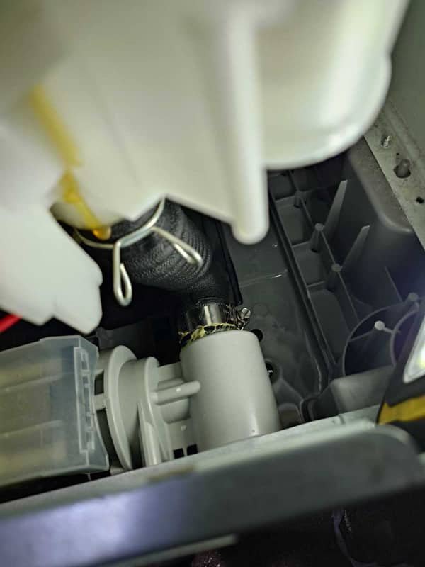 這部LG洗衣機10公斤容量竟成負擔？兩人家庭的缸底喉脫落維修實例 💧
