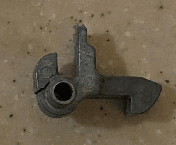 這部Zanussi ZWSH系列洗衣機門勾斷裂，客戶用膠水黏回去竟然還是不能用？ 🤔