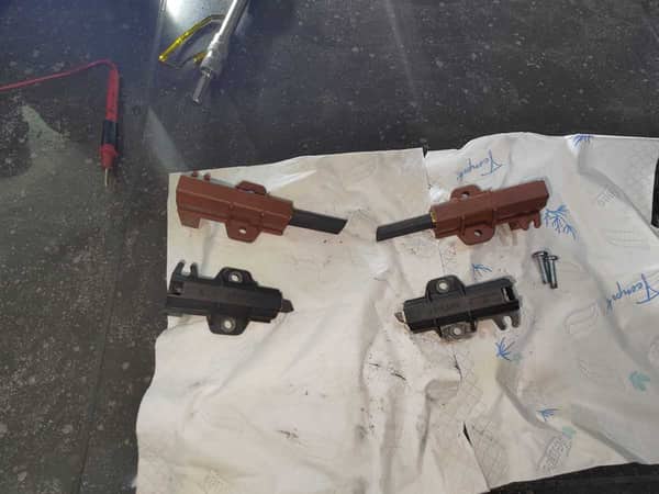 每日2-3機高頻使用3年，飛歌PSW系列洗衣機摩打碳刷提前磨損實例 ⚡