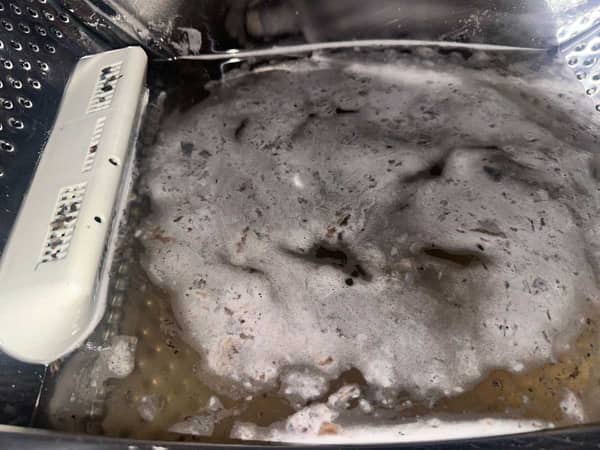 兩個月自行清洗還不夠？這部Siemens前置式洗衣機讓李先生重新認識深層污垢 🔍