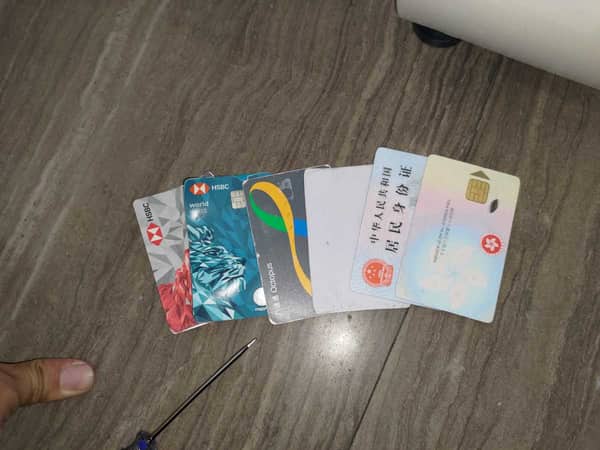 這部西門子WD系列洗衣機內膽夾住6張重要證件，師傅3種取物技巧全數救回 💳