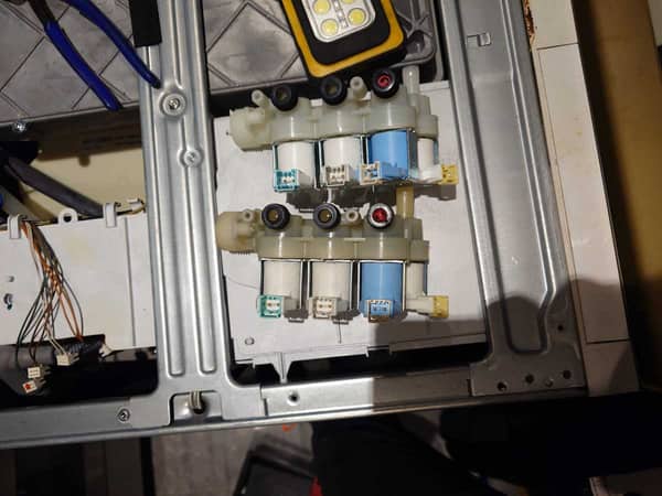 這部西門子WK系列洗衣機烘乾失效之謎？師傅揭示入水掣背後的溫控陷阱 🔍