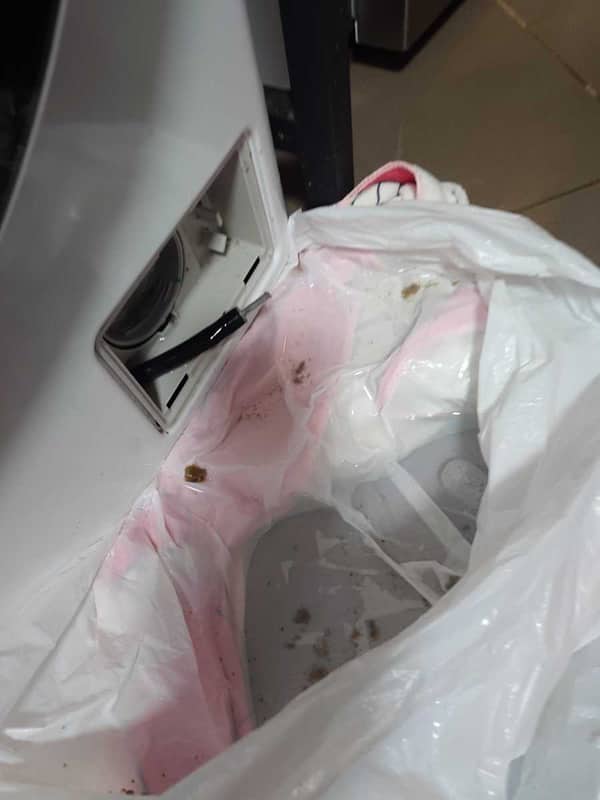 這部LG F系列洗衣機0E故障碼之謎：師傅檢查機內零件全正常，問題竟在意想不到的地方 🔍